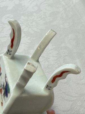 TBC price A Japanese kakiemon censer and cover, in a wooden box, Meiji, 19th C. — foto 10