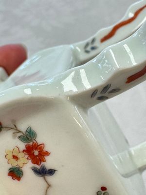 TBC price A Japanese kakiemon censer and cover, in a wooden box, Meiji, 19th C. — foto 12