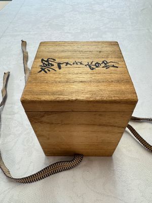 TBC price A Japanese kakiemon censer and cover, in a wooden box, Meiji, 19th C. — foto 24
