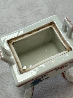 TBC price A Japanese kakiemon censer and cover, in a wooden box, Meiji, 19th C. — foto 7