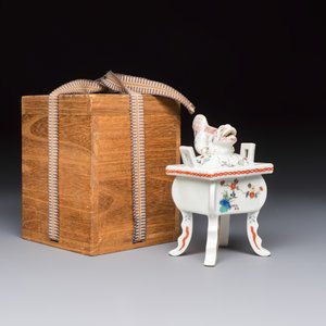 TBC price A Japanese kakiemon censer and cover, in a wooden box, Meiji, 19th C. — foto 1