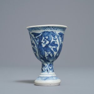 Ten Chinese blue and white cups, a stem cup and a bowl, Hatcher and Vung Tao shipwrecks, Transitional period and Kangxi — 照片 7