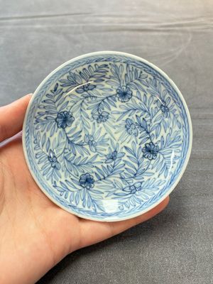Ten Chinese blue and white cups and eleven saucers, Kangxi — 照片 15