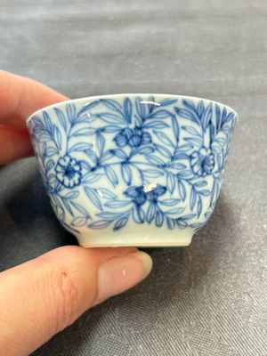 Ten Chinese blue and white cups and eleven saucers, Kangxi — 照片 25