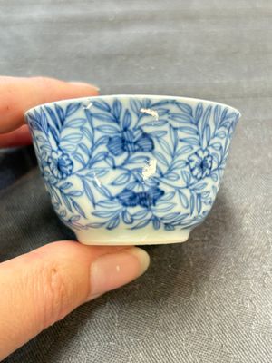 Ten Chinese blue and white cups and eleven saucers, Kangxi — 照片 26