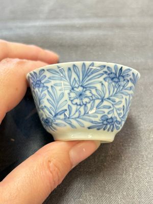 Ten Chinese blue and white cups and eleven saucers, Kangxi — 照片 37