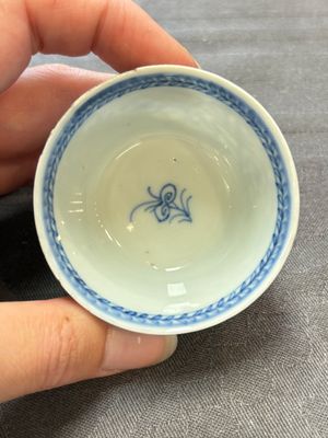 Ten Chinese blue and white cups and eleven saucers, Kangxi — 照片 39