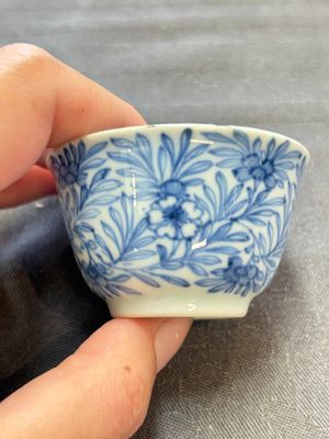 Ten Chinese blue and white cups and eleven saucers, Kangxi — 照片 49