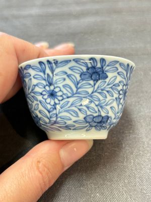 Ten Chinese blue and white cups and eleven saucers, Kangxi — 照片 54