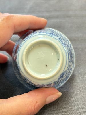 Ten Chinese blue and white cups and eleven saucers, Kangxi — 照片 70
