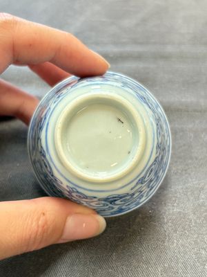 Ten Chinese blue and white cups and eleven saucers, Kangxi — 照片 76