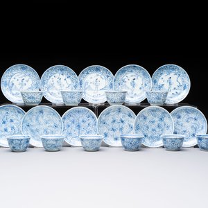 Ten Chinese blue and white cups and eleven saucers, Kangxi — 照片 1