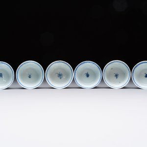 Ten Chinese blue and white cups and eleven saucers, Kangxi — 照片 20