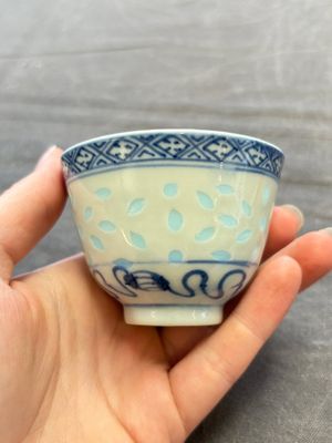 Ten Chinese blue and white cups, seven covers and eight stands, 19/20th C. — photo 27