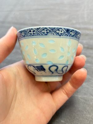 Ten Chinese blue and white cups, seven covers and eight stands, 19/20th C. — photo 30
