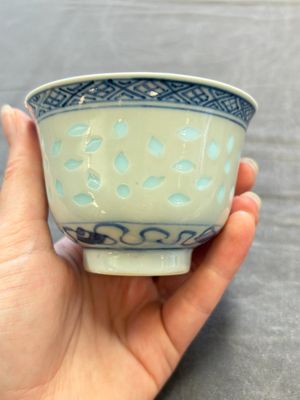 Ten Chinese blue and white cups, seven covers and eight stands, 19/20th C. — photo 36