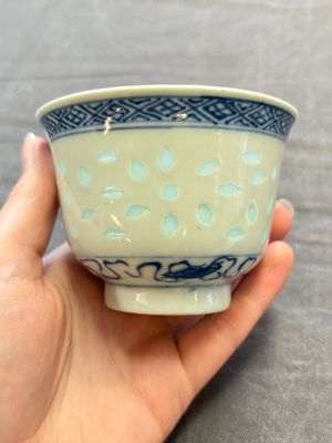 Ten Chinese blue and white cups, seven covers and eight stands, 19/20th C. — photo 40