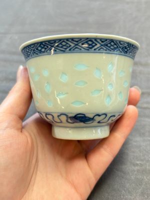 Ten Chinese blue and white cups, seven covers and eight stands, 19/20th C. — photo 41