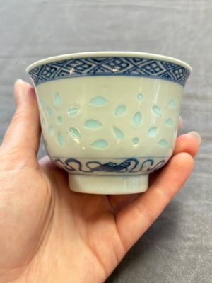 Ten Chinese blue and white cups, seven covers and eight stands, 19/20th C. — photo 46