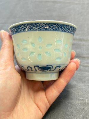 Ten Chinese blue and white cups, seven covers and eight stands, 19/20th C. — photo 47