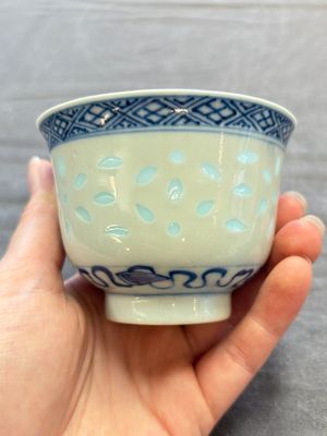 Ten Chinese blue and white cups, seven covers and eight stands, 19/20th C. — photo 65