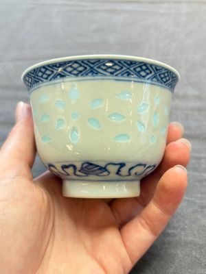 Ten Chinese blue and white cups, seven covers and eight stands, 19/20th C. — photo 66
