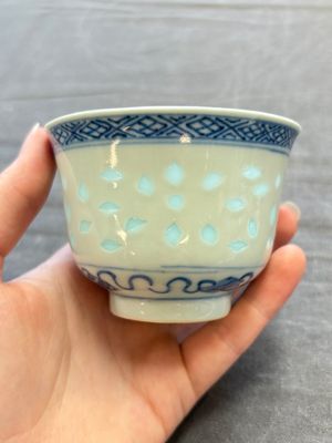Ten Chinese blue and white cups, seven covers and eight stands, 19/20th C. — photo 69