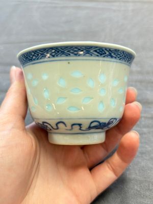Ten Chinese blue and white cups, seven covers and eight stands, 19/20th C. — photo 70