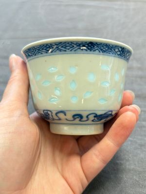 Ten Chinese blue and white cups, seven covers and eight stands, 19/20th C. — photo 71