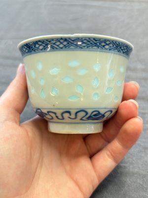 Ten Chinese blue and white cups, seven covers and eight stands, 19/20th C. — photo 72