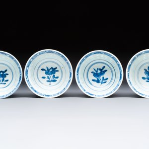 Ten Chinese blue and white cups, seven covers and eight stands, 19/20th C. — photo 12