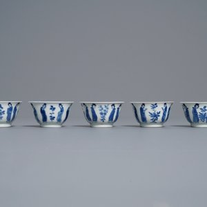 Ten Chinese blue and white 'Long Eliza' cups and saucers, Kangxi — 照片 13