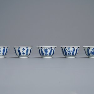 Ten Chinese blue and white 'Long Eliza' cups and saucers, Kangxi — 照片 15
