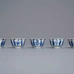 Ten Chinese blue and white 'Long Eliza' cups and saucers, Kangxi — 照片 9