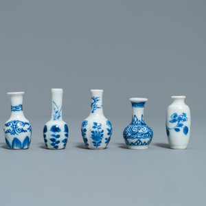 Ten Chinese blue and white miniature vases, Kangxi — photo 4
