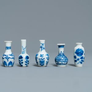Ten Chinese blue and white miniature vases, Kangxi — photo 5
