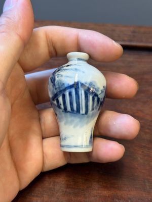 Ten Chinese blue and white vases and snuff bottles, 19th C. — 照片 19