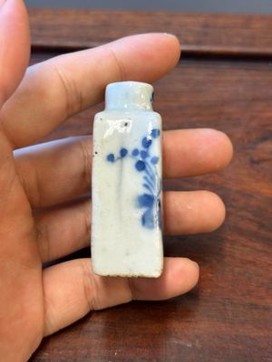 Ten Chinese blue and white vases and snuff bottles, 19th C. — 照片 23