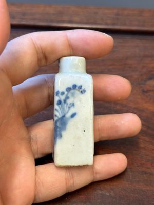 Ten Chinese blue and white vases and snuff bottles, 19th C. — 照片 25