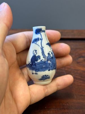 Ten Chinese blue and white vases and snuff bottles, 19th C. — 照片 29