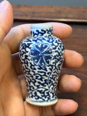 Ten Chinese blue and white vases and snuff bottles, 19th C. — 照片 36