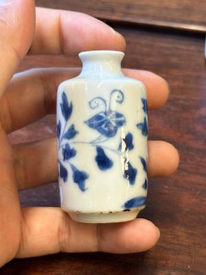 Ten Chinese blue and white vases and snuff bottles, 19th C. — 照片 58