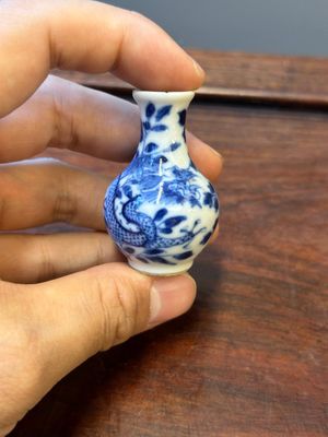 Ten Chinese blue and white vases and snuff bottles, 19th C. — 照片 8