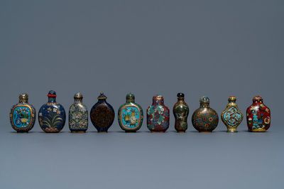 Ten Chinese cloisonné snuff bottles, 19/20th C.