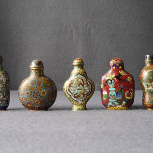 Ten Chinese cloisonné snuff bottles, 19/20th C. — 照片 14