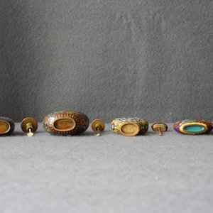 Ten Chinese cloisonné snuff bottles, 19/20th C. — 照片 17
