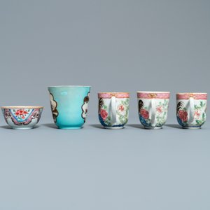 Ten Chinese famille rose and verte cups and eight saucers, Yongzheng and later — photo 17