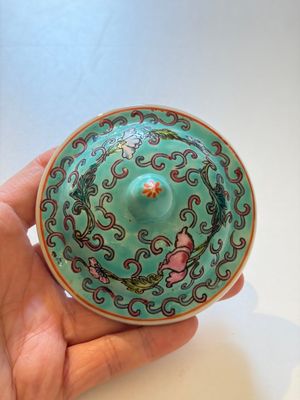 Ten Chinese famille rose and verte wares, Qianlong and Jing De Zhen 景德鎮 marks, 20th C. — foto 13