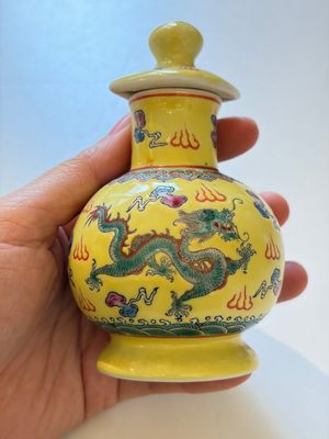 Ten Chinese famille rose and verte wares, Qianlong and Jing De Zhen 景德鎮 marks, 20th C. — foto 16