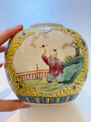 Ten Chinese famille rose and verte wares, Qianlong and Jing De Zhen 景德鎮 marks, 20th C. — foto 29